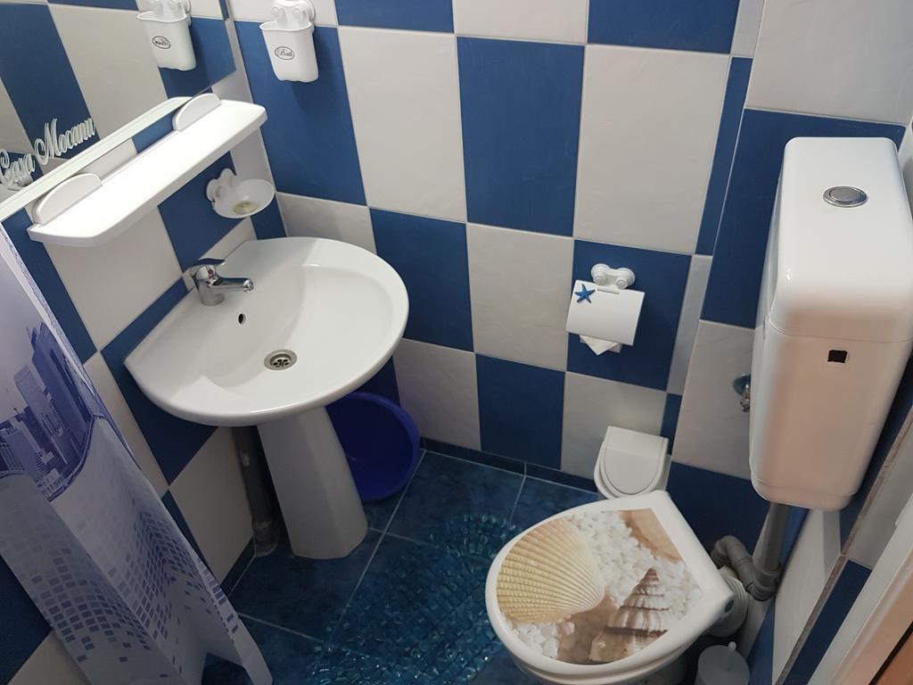 Pensiunea Casa Johnelly コスティネシュティ エクステリア 写真
